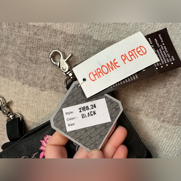 UNIK Women’s Leather Embroidered Motorcycle Clip On Bag NWT - Picture 8 of 8